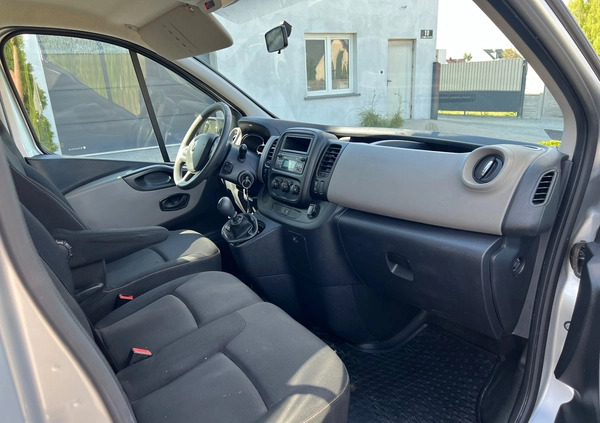 Renault Trafic cena 59900 przebieg: 155000, rok produkcji 2017 z Mrocza małe 254